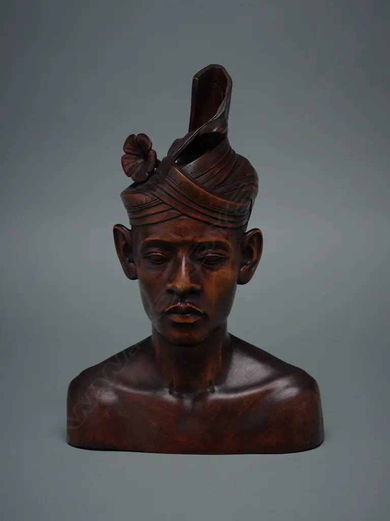 Balinese wooden male bust, Image 1++